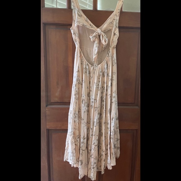 NWT Dress Forum, bought at Urban Outfitters, Sz M. Pale Pink Floral Maxi Dress - Picture 1 of 9